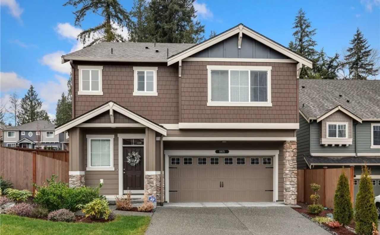 Beautiful 4-Bedroom Lake Stevens Home on a Corner Lot