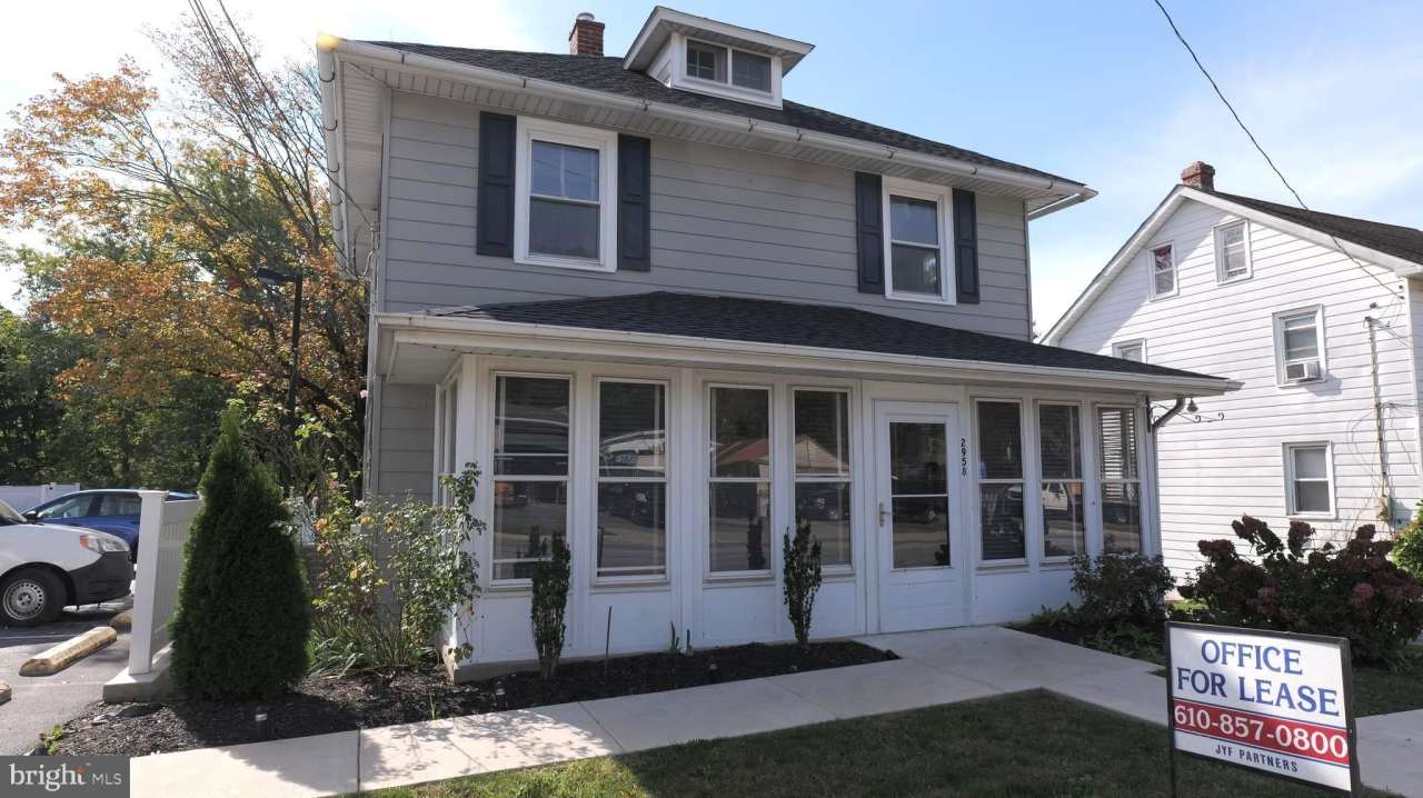 2958 LINCOLN Highway