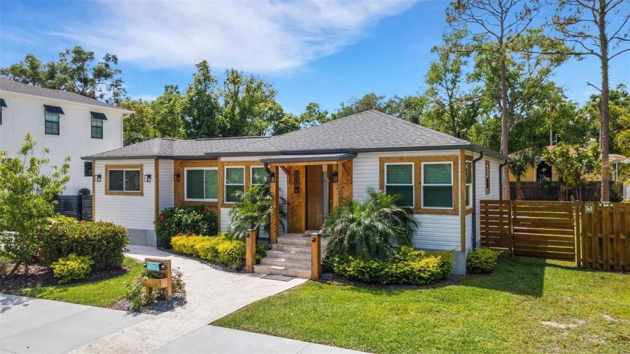 2309 DERBYSHIRE AVENUE