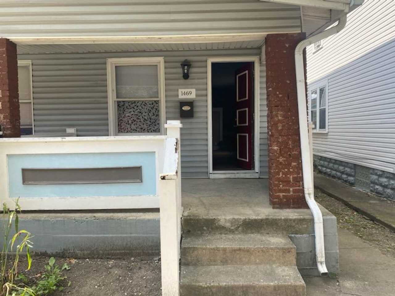 Large 2 Bedroom Duplex in prime location Weiland Park / Itailian Village / Campus