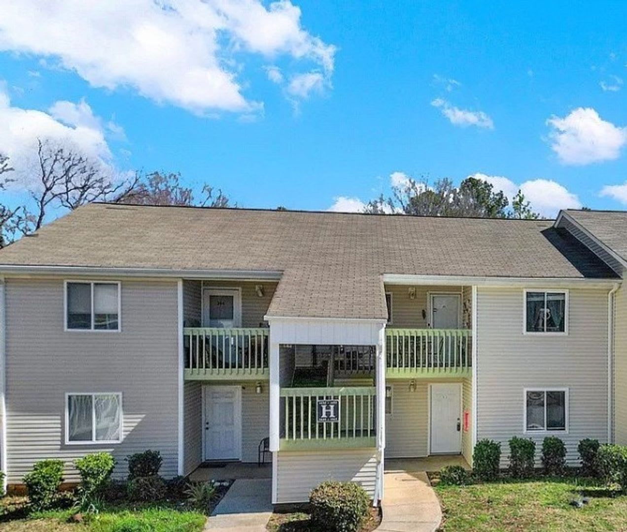 Beautiful 2-Bedroom, 2- Bathroom Condo - MAKE THIS YOUR HOME!!! ***RENT SPECIAL: HALF OFF THE FIRST MONTH RENT***