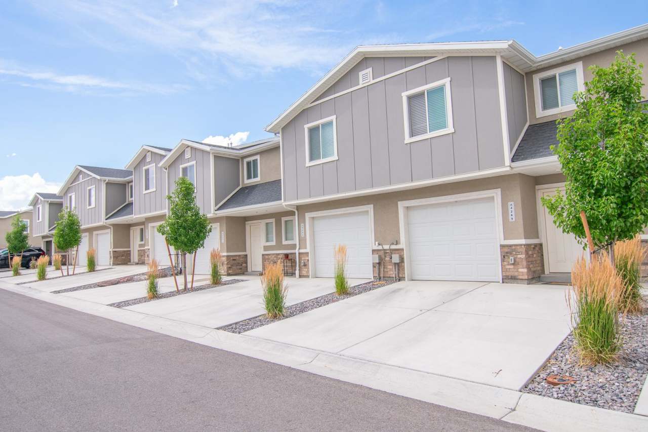 Brand New Property! 2-story Dalinda Townhomes in Nampa! Coming Soon!