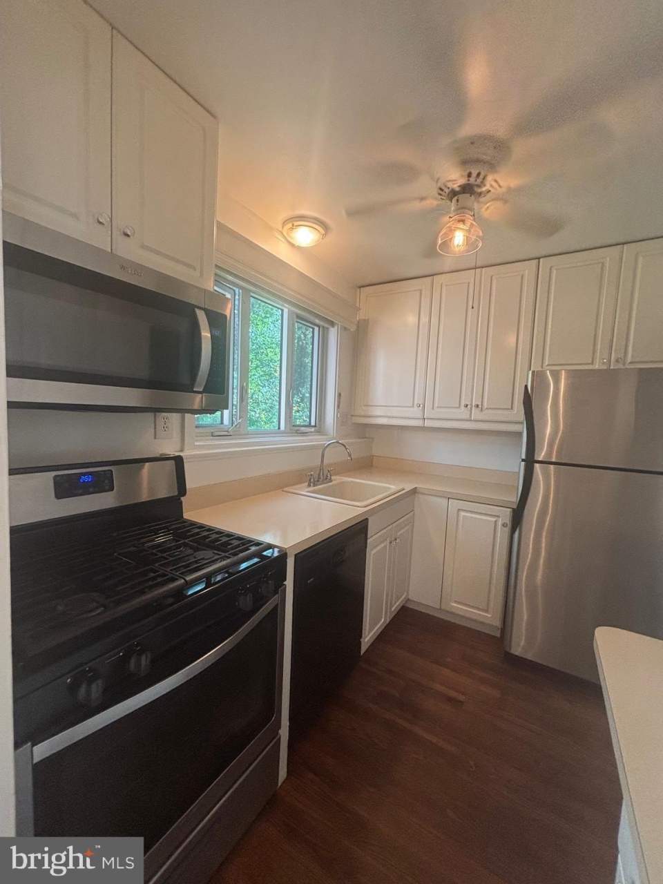 10401 MONTROSE Avenue unit: 301