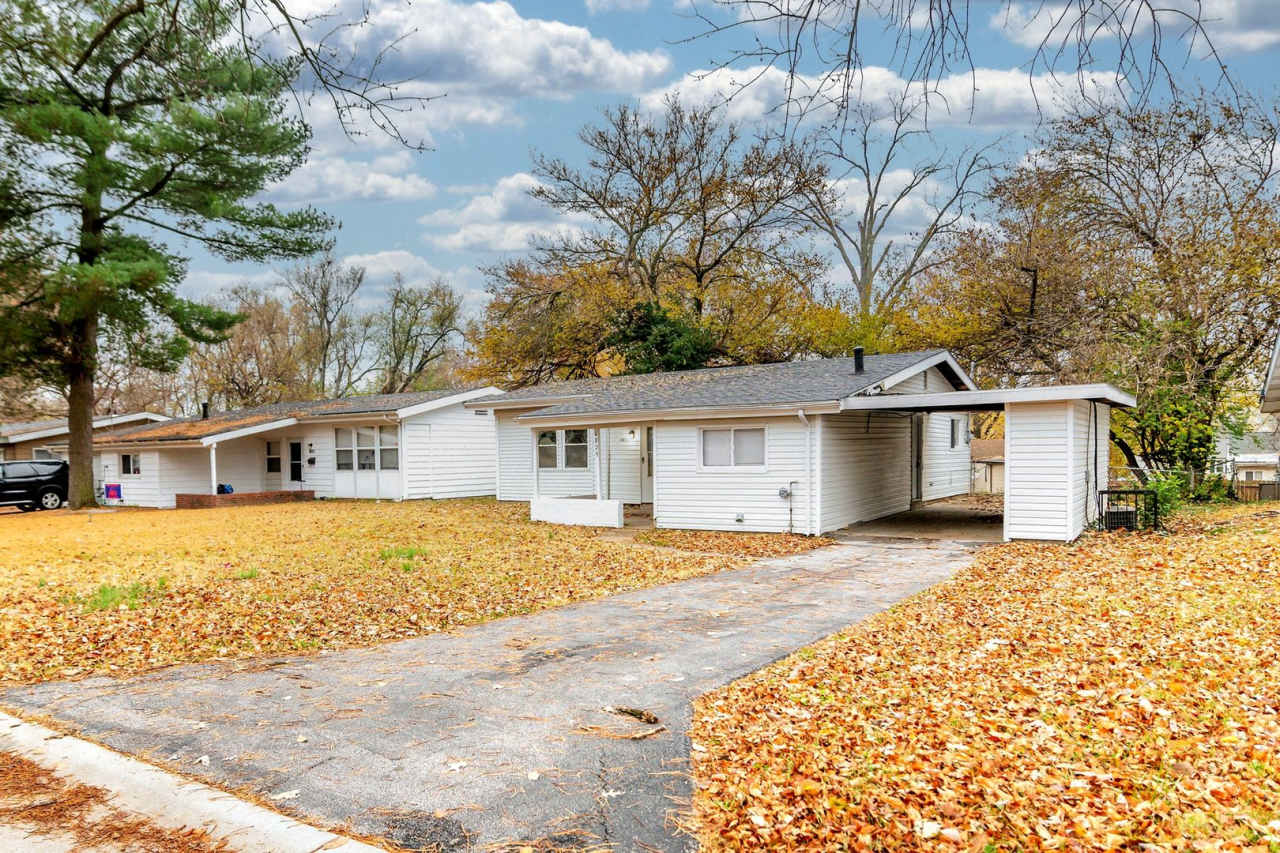 Charming 3-Bedroom Home in a Convenient St. Louis Location!