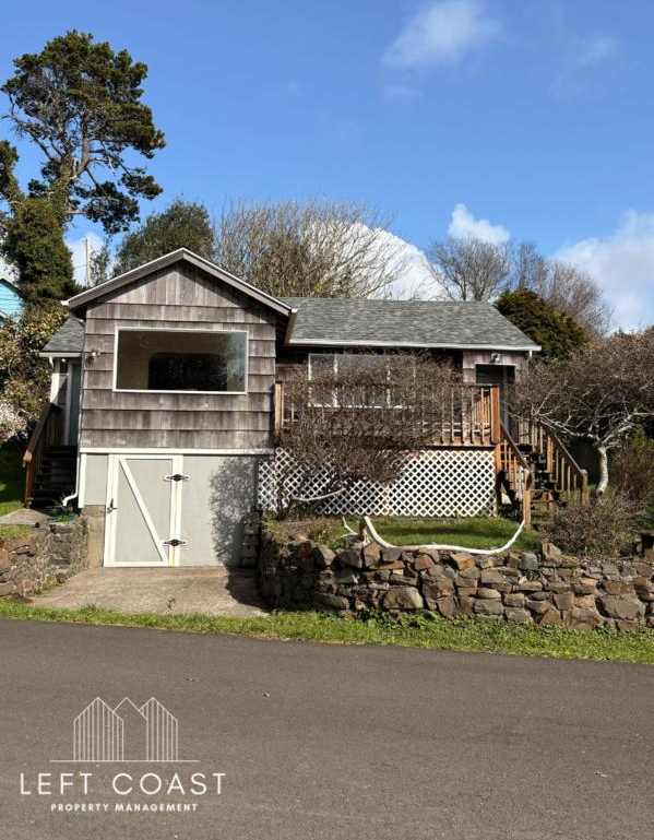 1534 Northeast Lee Place