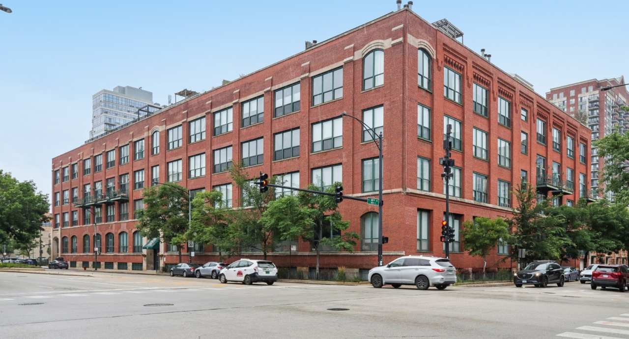 1727 S Indiana Avenue unit: 302