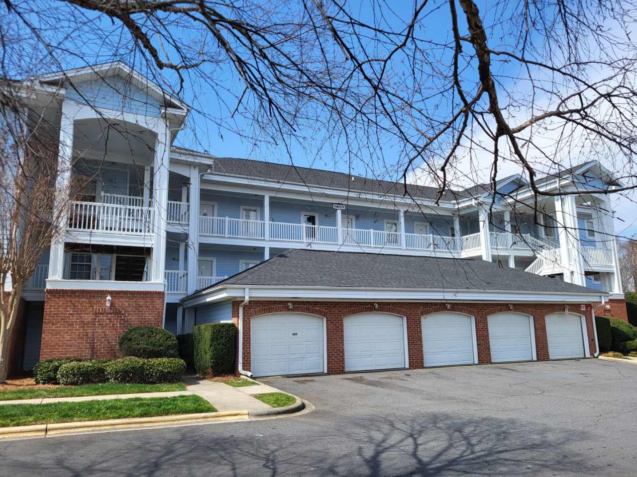 1 bedroom condo in University