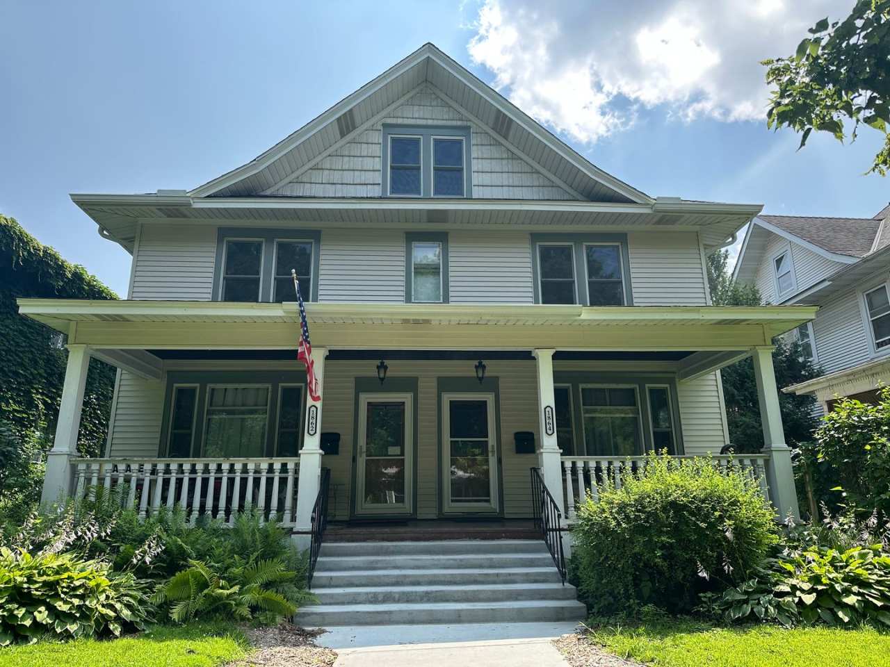 Spacious 3-Bedroom w/ Sundeck  In-Unit Laundry!