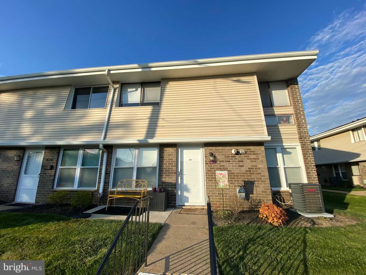 3850 WOODHAVEN Road unit: 1012