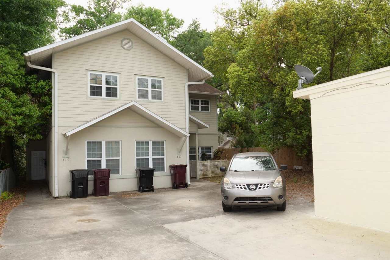 Downtown 3 bedroom townhome