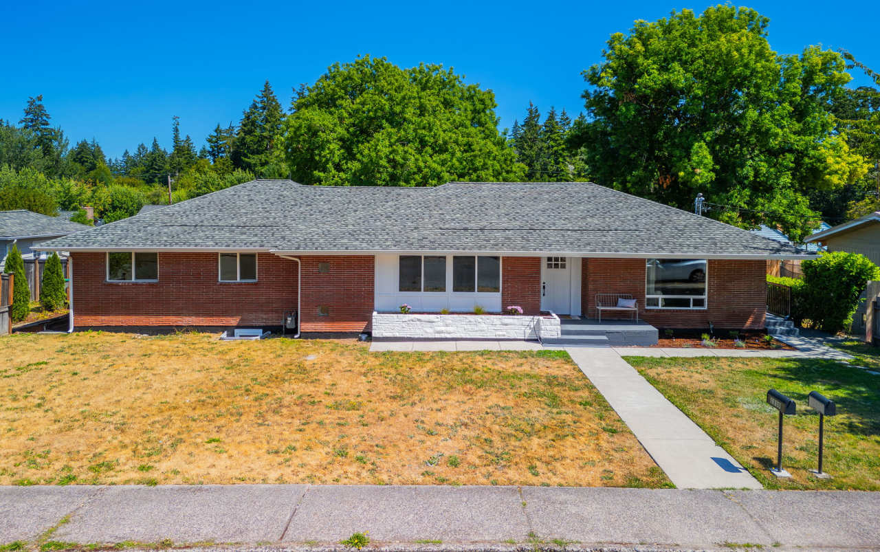 1339 Garrison Avenue