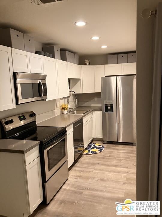 2801 N Los Felices Cir