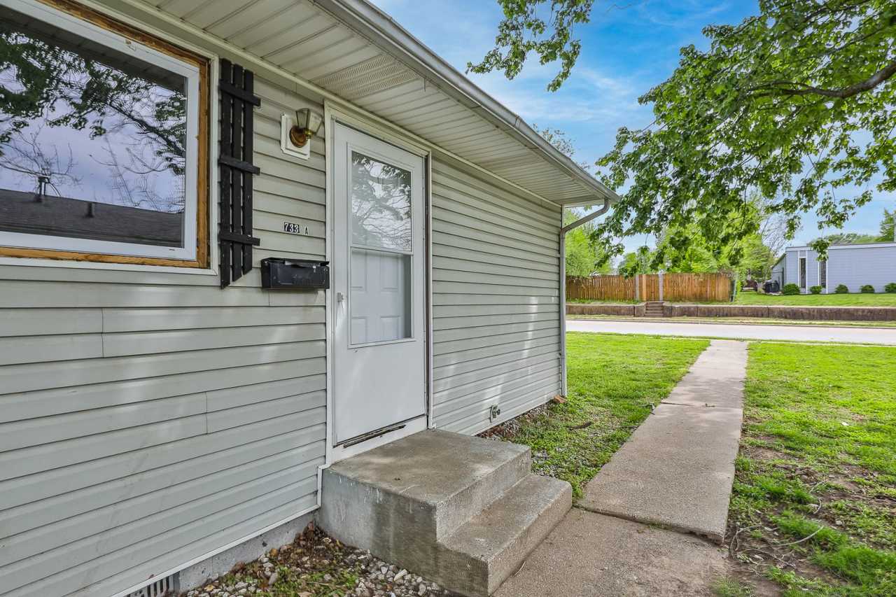 1 Bedroom | 1 Bathroom | Apartment | Located In the Heart of Downtown and Near Campus's