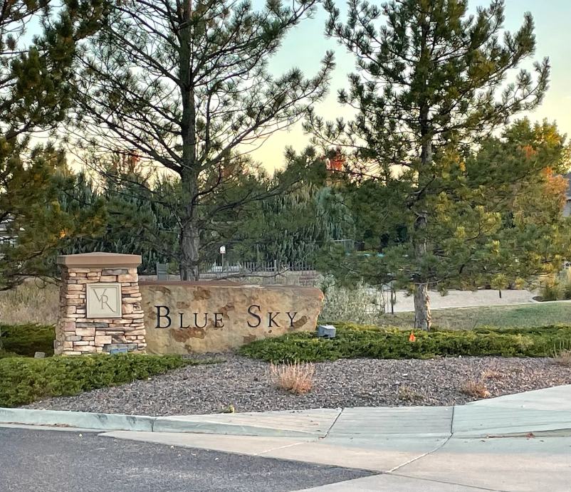 2800 Blue sky Circle - 1