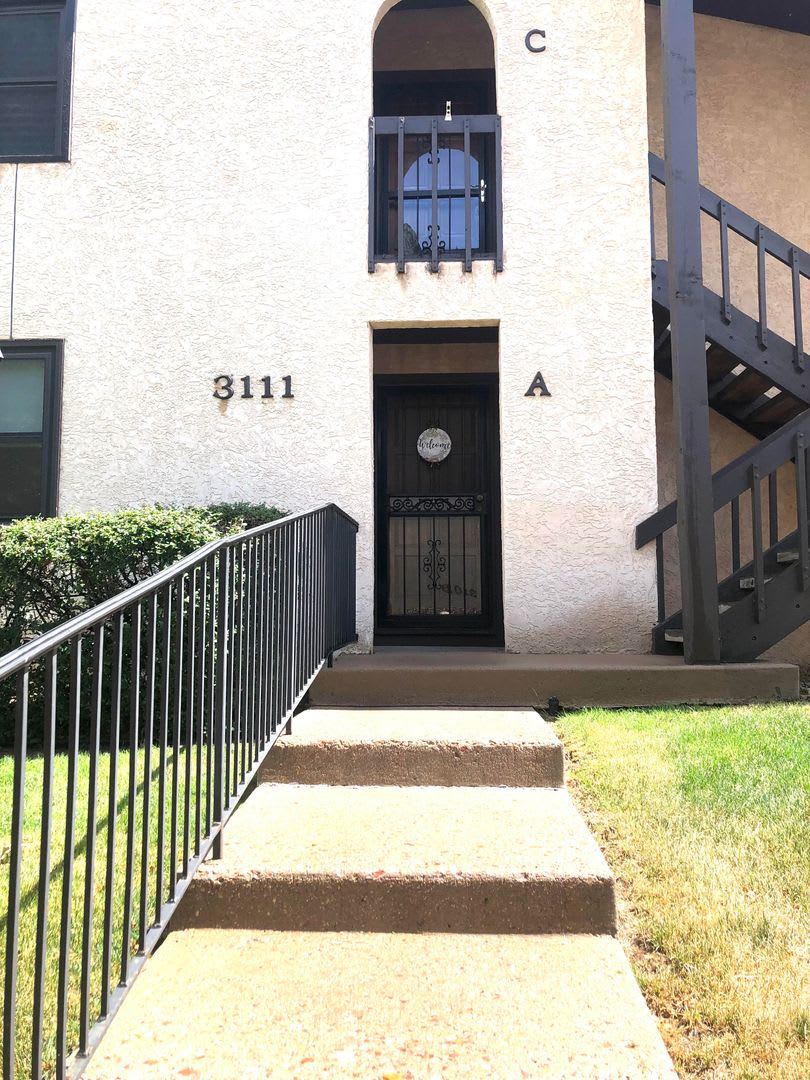 Beautiful 2 BD, 2 BA Ground Floor Townhome, Popular Southwest location, D-12 Schools, Near Ft. Carson