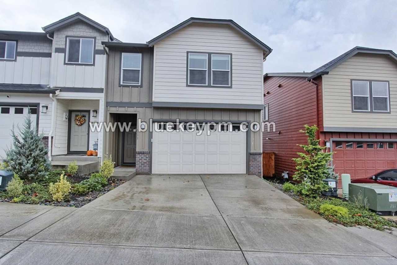3 Bed, 2.5 Bath Townhome in Ridgefield at Canyon Ridge