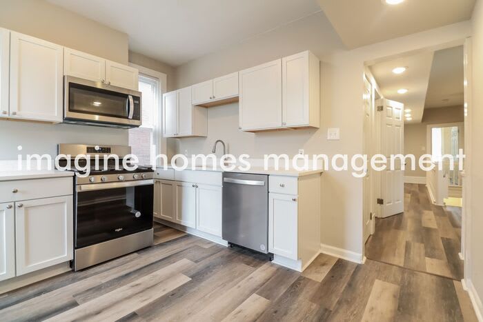 825 NORTH SHERIDAN AVENUE