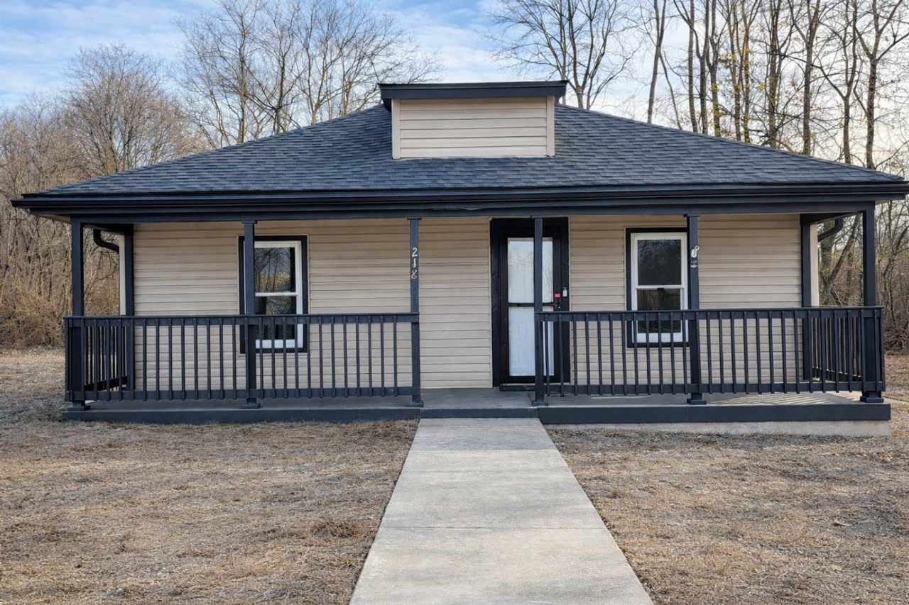 Beautifully Updated Home on a Quiet Dead‑End Street – A Must‑See Rental!