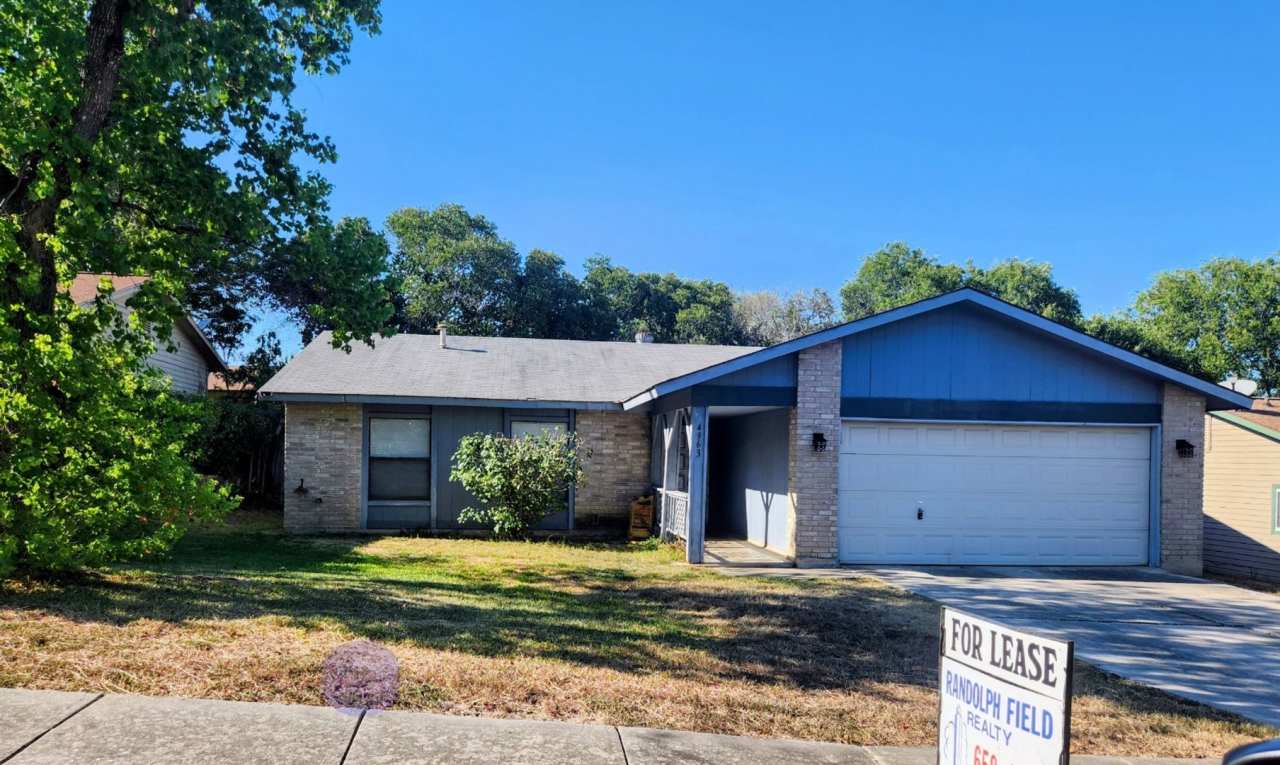 Welcome home to 4963 Dare Lane!