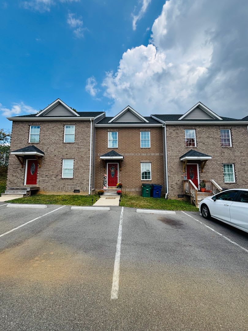 3 Bedroom, 2.5 Bath Townhouse