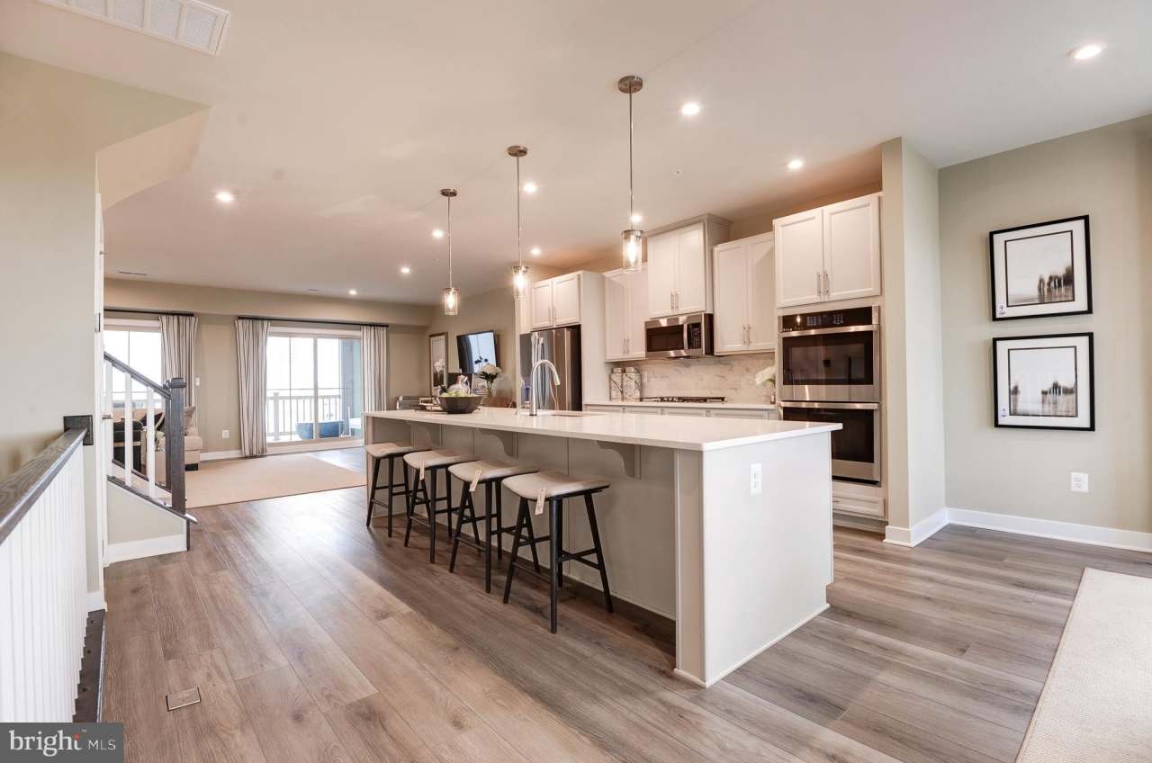 24274 THURSO SQUARE NE