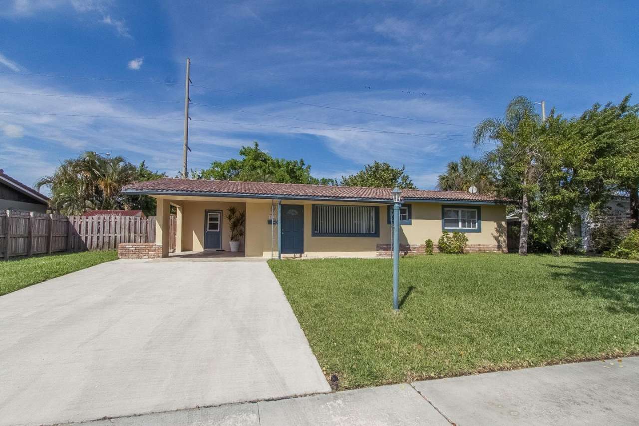 927 W Royal Palm Road