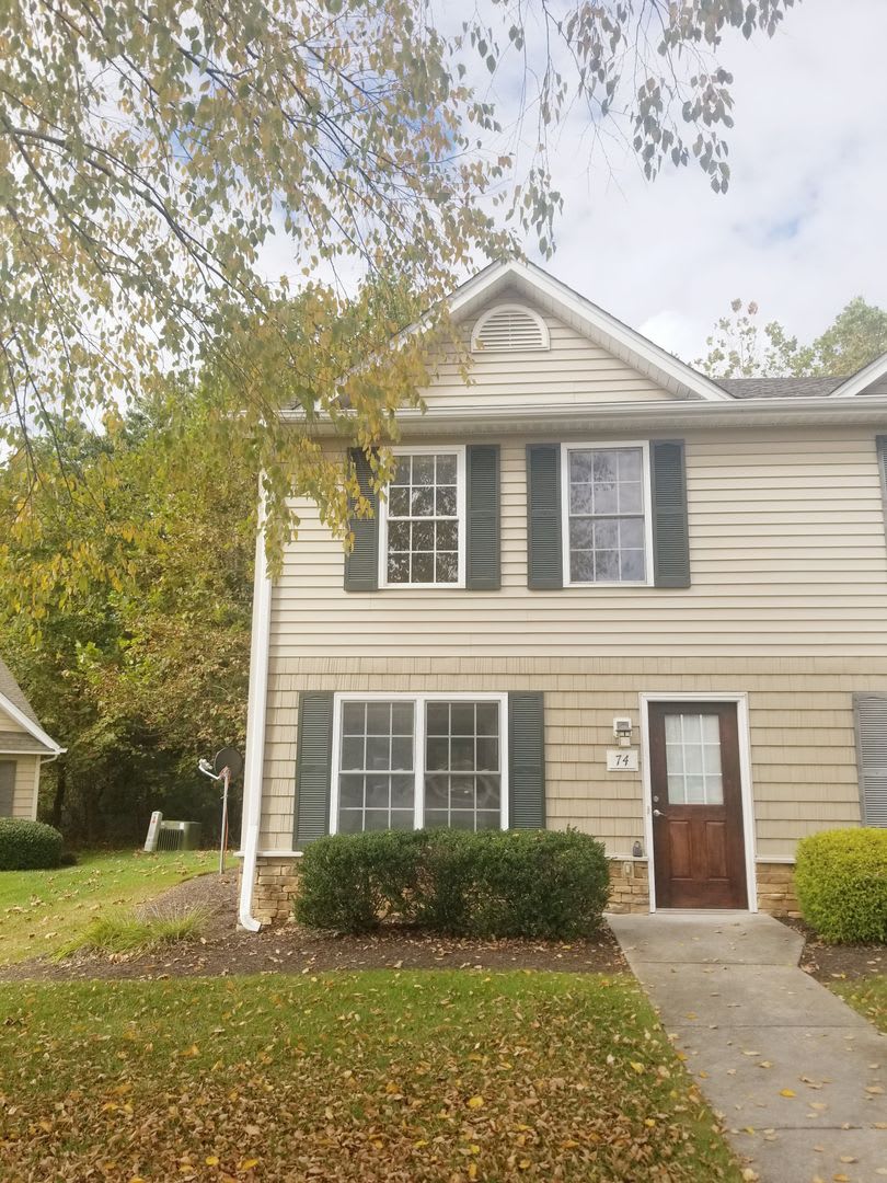 Nice Two Bedroom Townhouse Close to Liberty University!