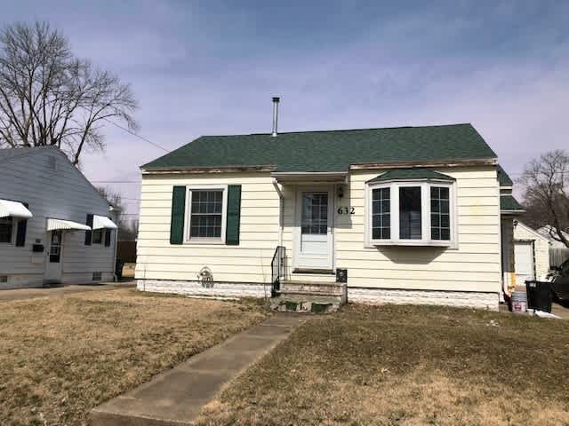 2 Bedroom, 1 Bath House- 632 Newton