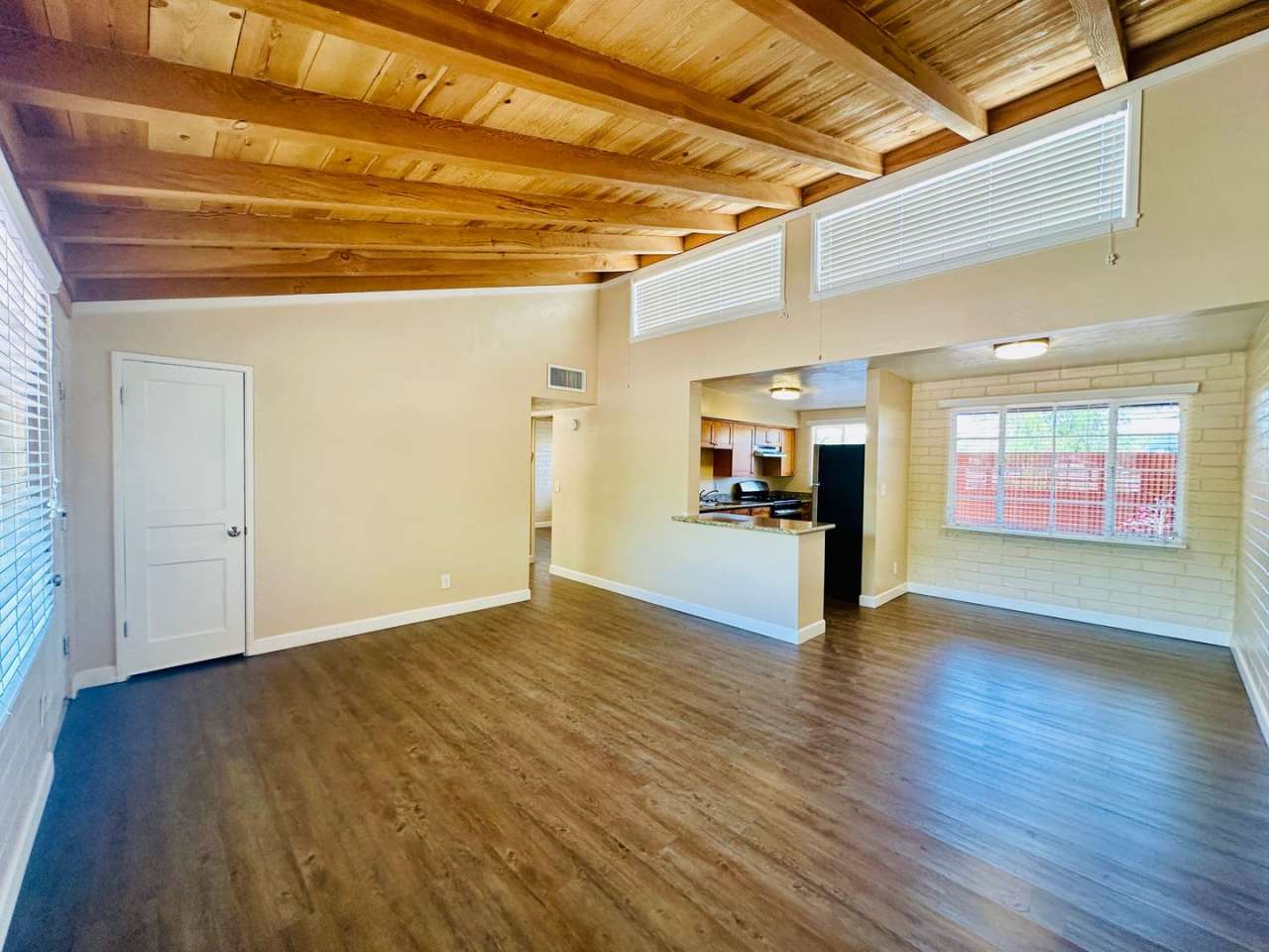 Desert Club Apartments