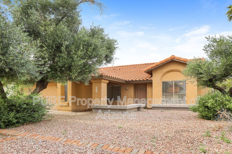 4056 E Cholla Canyon Dr