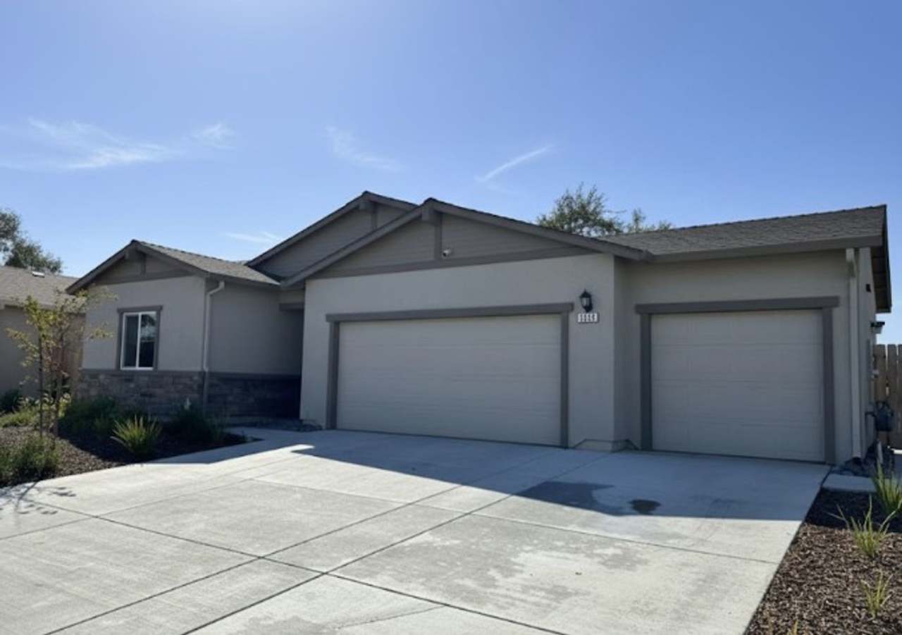 Beautiful 4-Bedroom Home in the Wyndham Estates Neighborhood of Redding! READY FOR MOVE IN!
