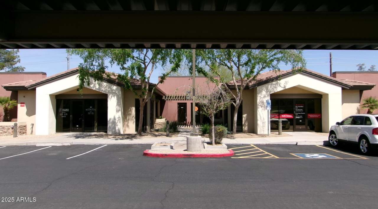 10265 W Camelback Road