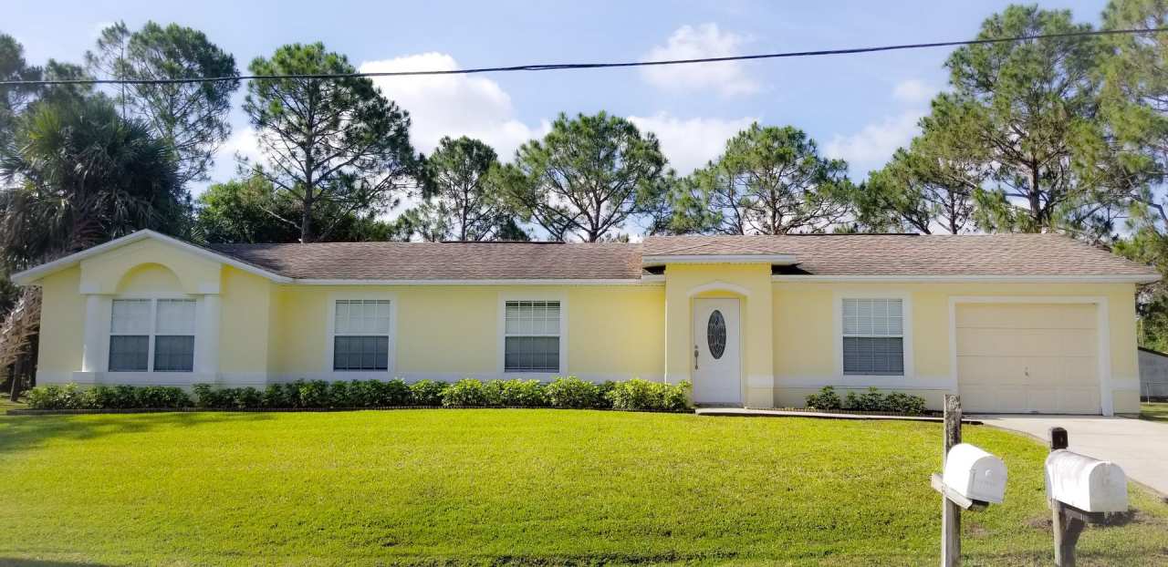Charming 3 bed 2 bath house in Palm Bay