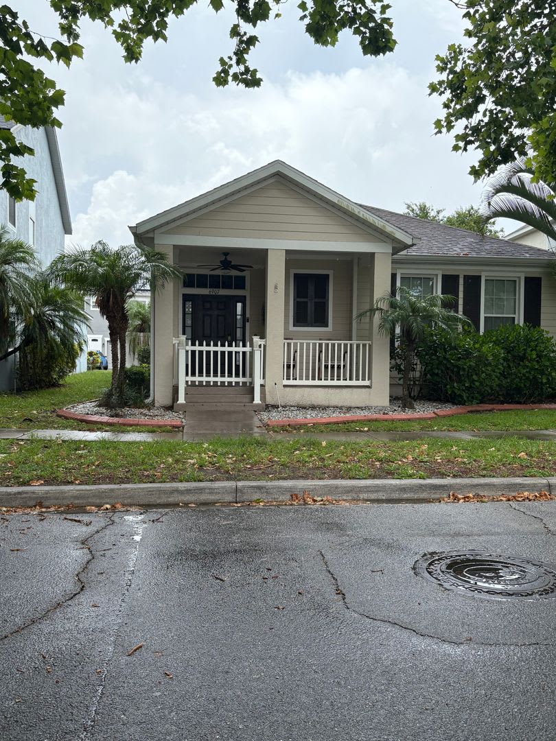 3BED / 2 BATH - in Harmony FL