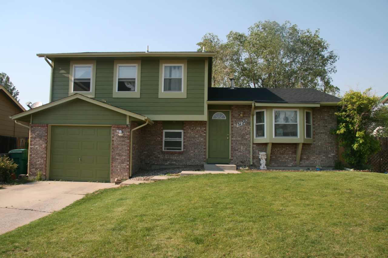 Beautiful 3 Bedroom Tri Level Home Available in Security!