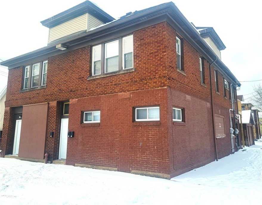 658-60 E 7TH Street