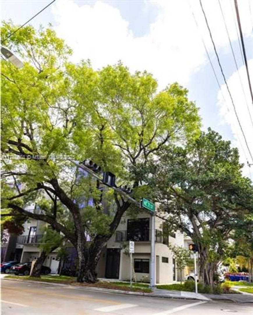 7105 NE 4th Ct # 3 MIAMI, FL 33138