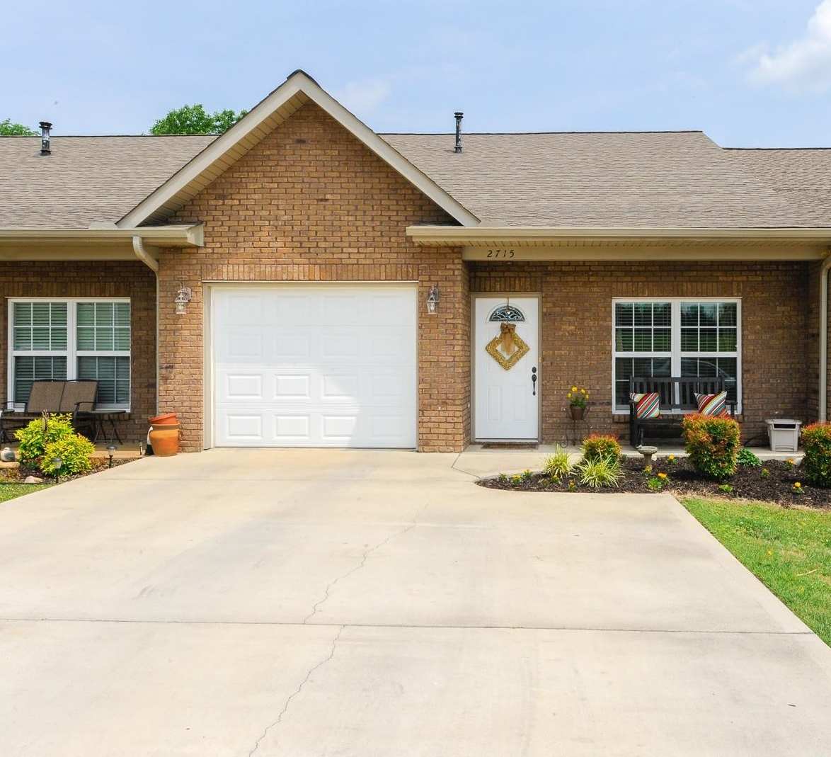 2715 Waters Place Dr