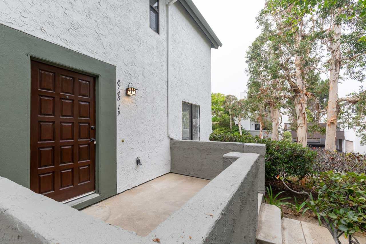2 bed, 2 bath Townhome – LA JOLLA/UTC