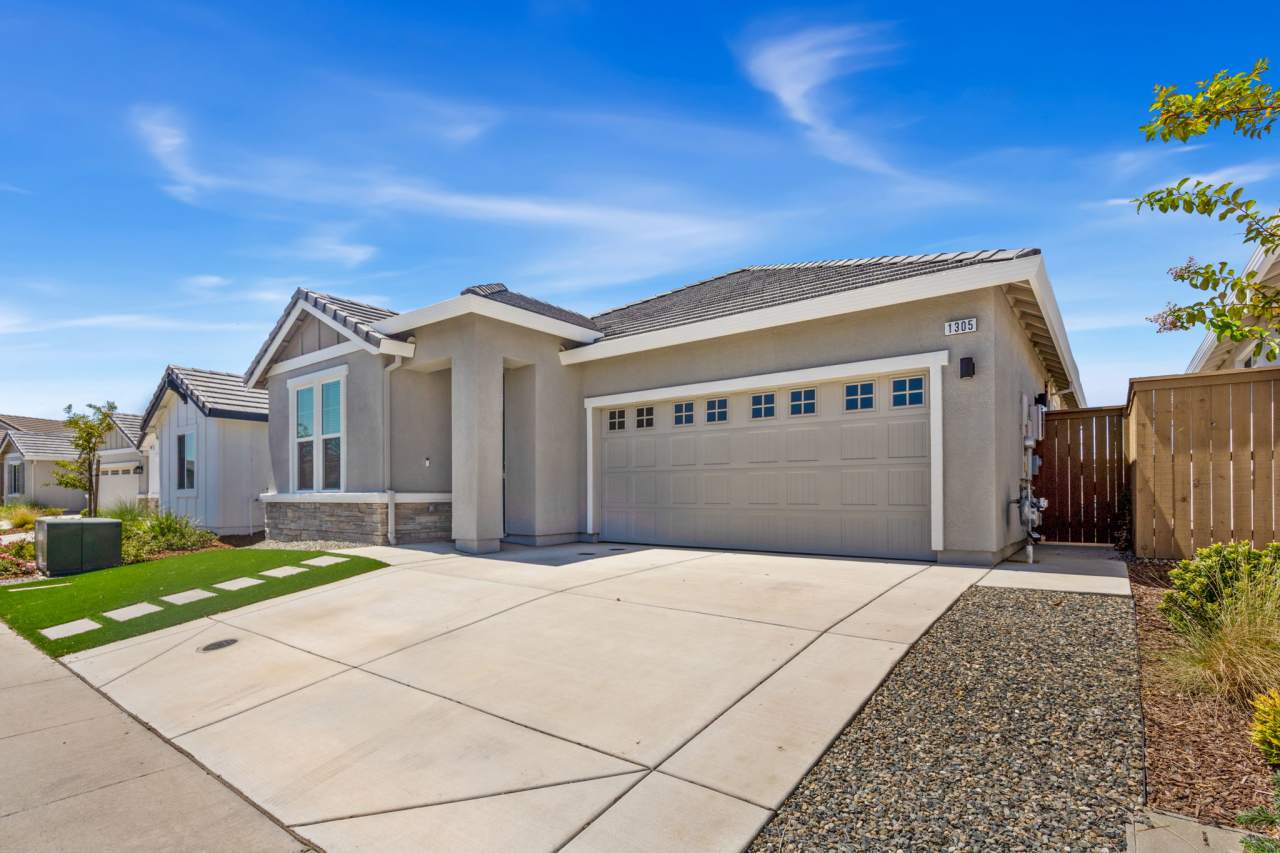 1305 Swallowtail Drive