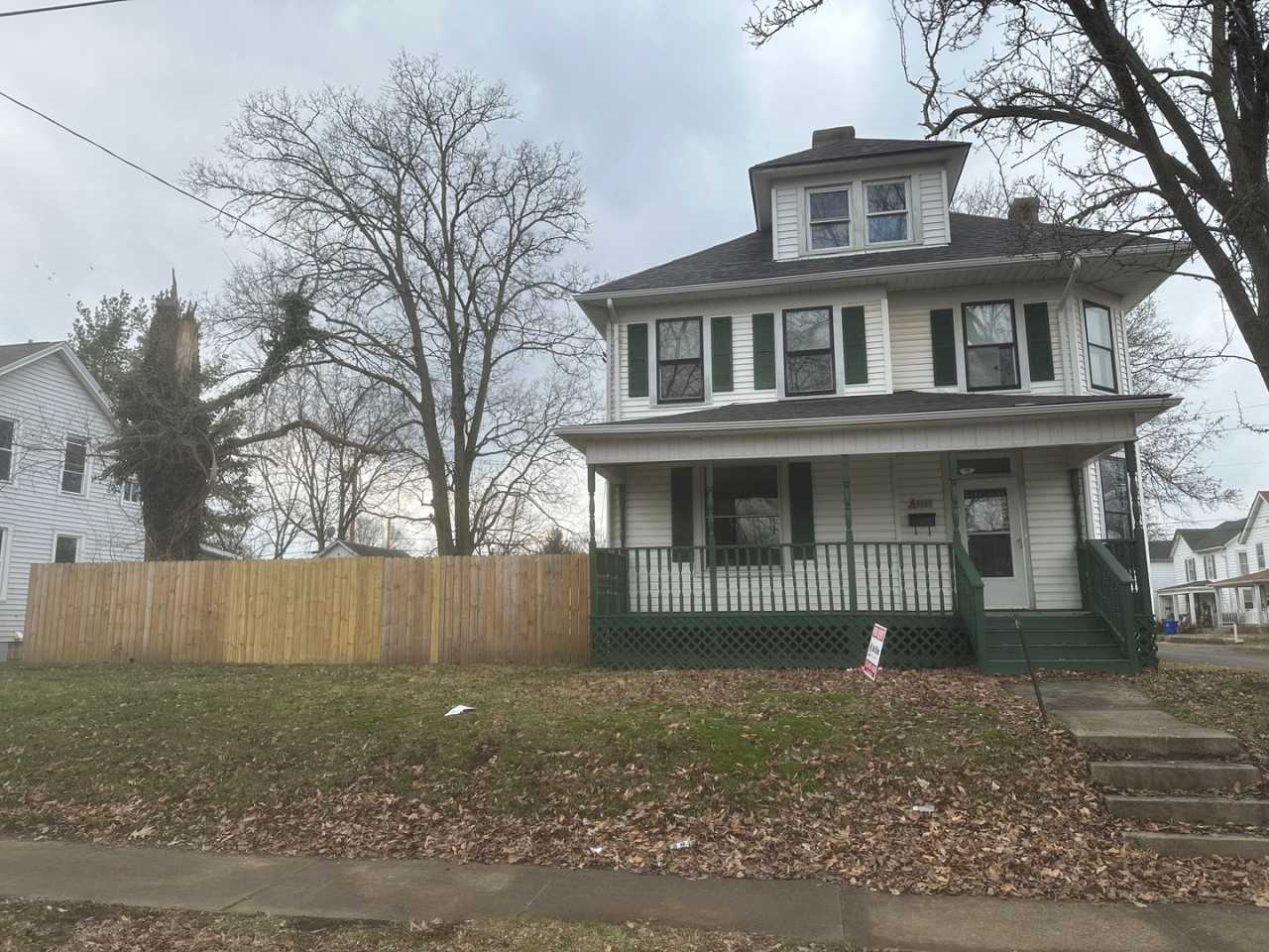 BEAUTIFUL RENOVATED NEW 4 BEDROOM 2 BATH HOUSE QUIET NEIGHBORHOOD