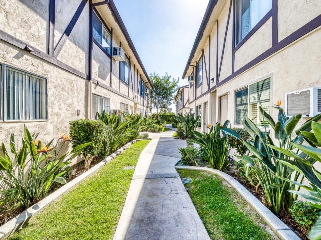 6908 Alcona St Unit A11