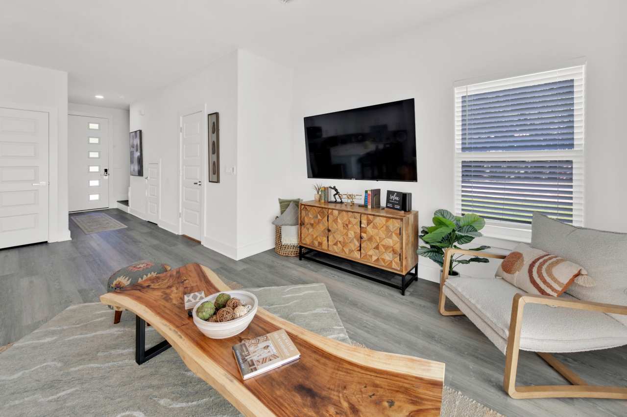 202 Oak Street Southeast