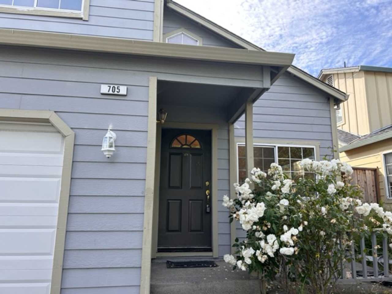 3 Bedroom 2.5 Bath Midtown Petaluma - 705 Judith Court