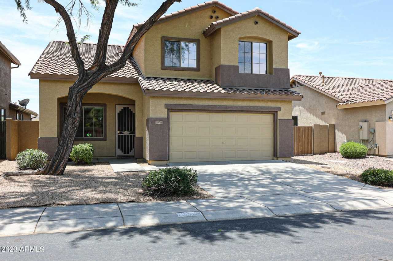 BRAND NEW 5 BEDROOM HOME IN PHOENIX