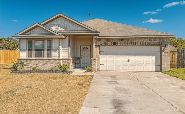 2220 Cedar Valley Dr