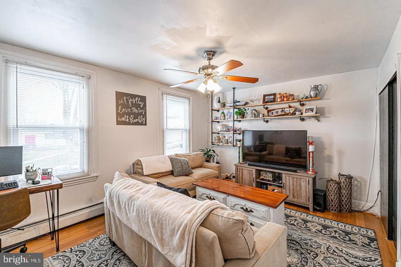 330 W 3RD Avenue unit: 2