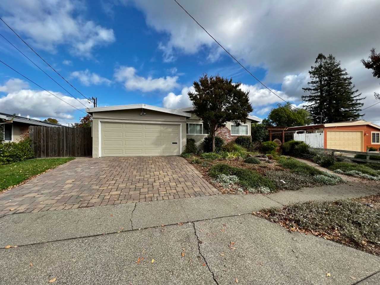 Beautifully Renovated Three Bedroom Napa Home