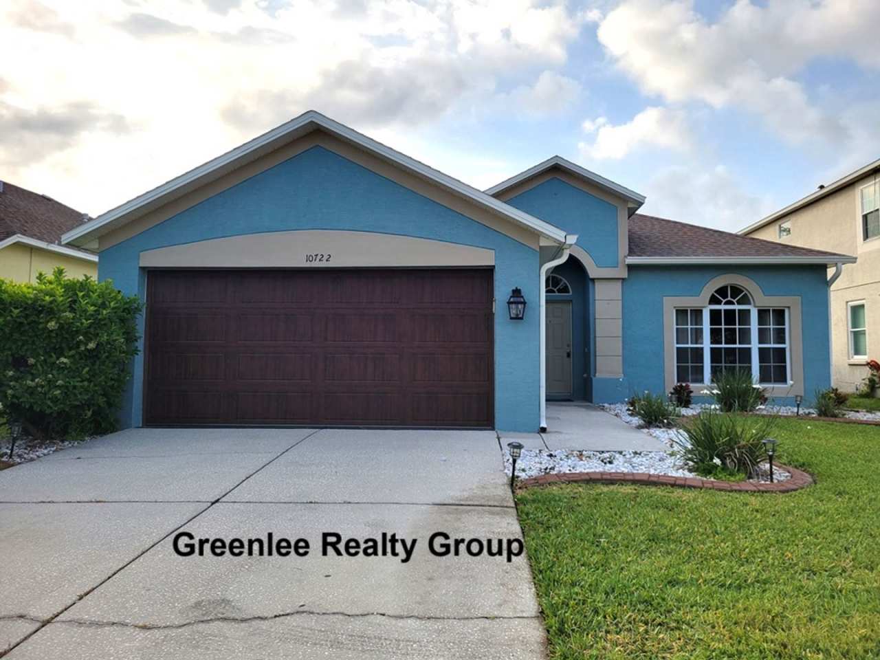 A must see 4 Bed/2 Bath Home in Fox Wood!!!