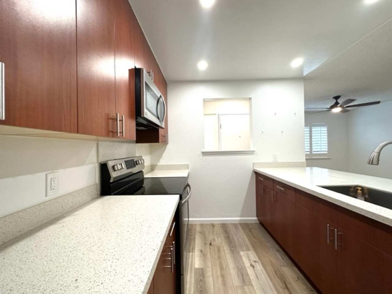 2 Bedroom, 2 Bathroom, 2 Parking (Mililani Mauka)